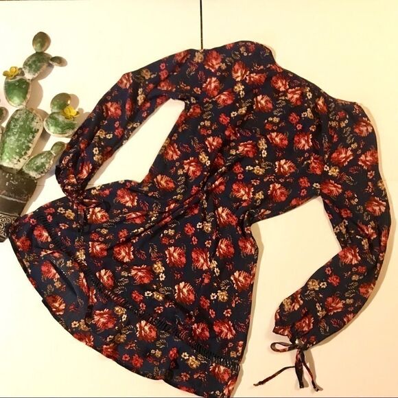 Lily White prairie Dress Size Small Navy Floral - Picture 5 of 8